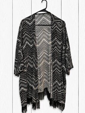 Women’s Black & White Geometric Kimono Shawl/Wrap with Fringe Boho